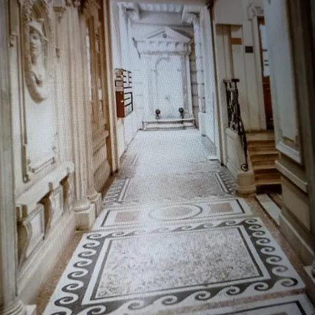 Recently Renovated Apartman